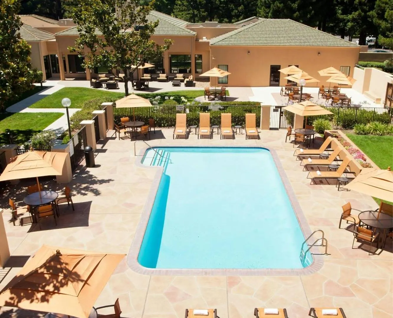 Courtyard Sacramento Airport Natomas Hotel