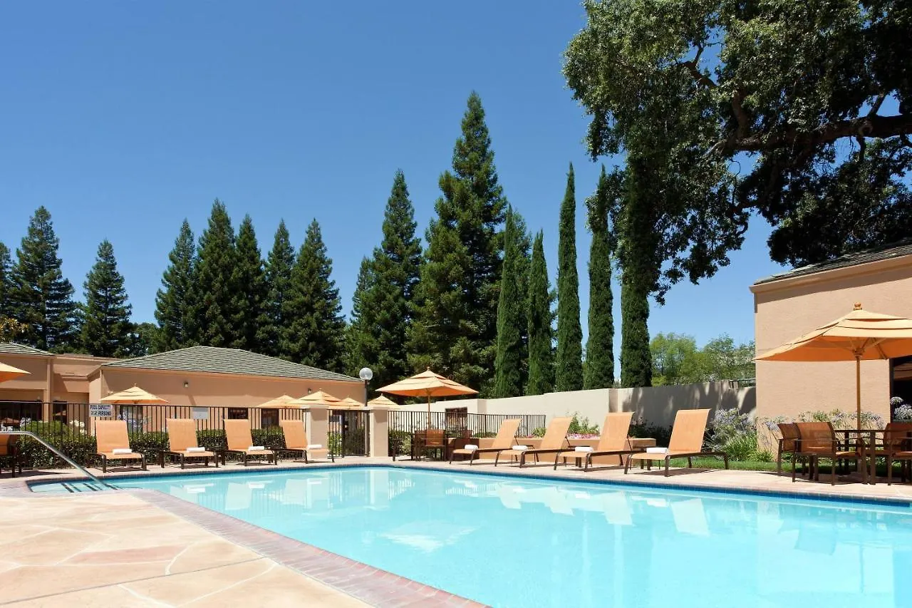 Courtyard Sacramento Airport Natomas Hotel 3*,