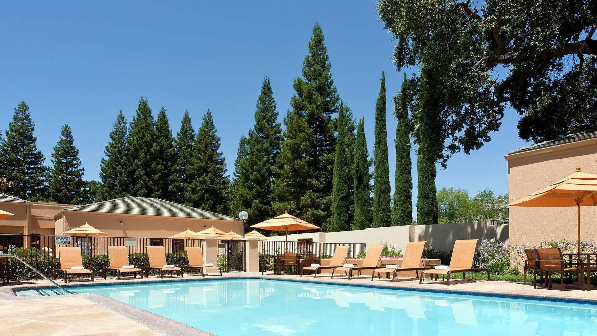 Courtyard Sacramento Airport Natomas Hotel